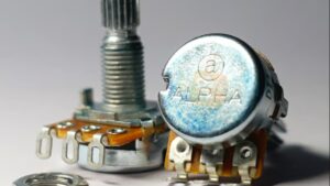 Alpha 19mm B500K Linear Pot Split shaft Potentiometer