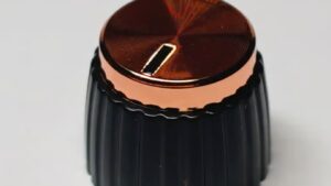 MG Series Potentiometer Knob Rose Gold-Black Metal Crown
